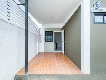 *****บ้านเดี่ยวมือสอง นนทบุรี ม.กฤษดานคร10 รัตนาธิเบศร์ เนื้อที่กว้างขวางมากถึง 71 ตร.ว. ฟังก์ชัน 4 ห้องนอน 4 ห้องน้ำ ที่จอดรถ 3 คัน บ้านสวย ตกแต่งสไตล์โมเดิร์น พร้อมเข้าอยู่ได้ทันที! โครงการตั้งบนทำเลแห่งการเดินทาง ใกล้รถไฟฟ้าสายสีม่วง "สถานีสามแยกบางใหญ่" และจุดขึ้นทางด่วน "กาญจนาภิเษก" จองด่วน!